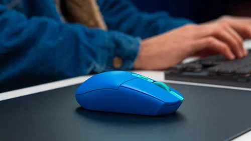 Logitech Gaming-Maus G305 Lightspeed - Maus Features: Ein-/Ausschalter - Scrollrad - Bedienungsseite: Universal - Detailfarbe: Blau - Gewicht: 99 g - Verbindungsart: Kabellos - Schnittstelle: USB-A