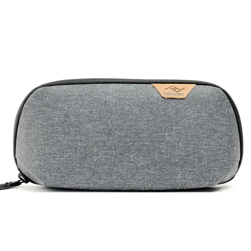 Peak Design Kleine Tech-Tasche Holzkohle - Tragemöglichkeit: Gurtschlaufe - Detailfarbe: Grau - Zusatzfächer: Ja - Ausstattung: Reissverschluss - Zubehörfach - Anzahl Objektive: 0 - Bauform Kamera: Zubehör