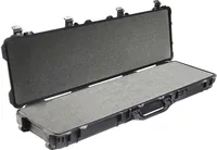Peli Schutzkoffer 1750 mit Schaumstoffeinlage, Schwarz - Produkttyp: Schutzkoffer - Widerstandsfähigkeit: IP67 - Schlagfest - Staubgeschützt - Wassergeschützt - Breite: 1346 mm - Nutzinhalt Gesamt: 58.65 l - Detailfarbe: Schwarz - Ausstattung: Doppelstufi