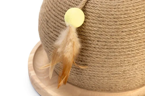 Designed by Lotte Kratz + Spielball 29,5 x 29,5 x 22 cm, braun - Höhe: 29.5 cm - Anzahl Liegeplätze: 1 × - Detailfarbe: Sandbraun - Tierart: Katze - Produkttyp: Kratzbaum