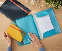 Leitz Gummibandmappe Cosy Blau - Typ: Gummibandmappe - Ausstattung: Druckknopf-Verschluss - Gummiband - Innentasche - Detailfarbe: Blau - Material: Pappe