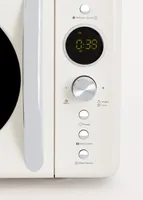Create Mikrowelle Retro Wollweiss - Mikrowellenleistung: 700 W - Fassungsvermögen: 20 l - Grillfunktion: Ja - Backofenfunktion: Keine Angaben - Steamfunktion: Keine Angaben - Breite: 45.5 cm