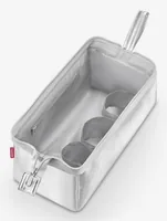Reisenthel Necessaire Travelcosmetic Silber - Tiefe: 13.5 cm - Breite: 26 cm - Wasserfest: Keine Angaben - Höhe: 18 cm - Nachhaltigkeit: Nicht angegeben - Volumen: 4 l