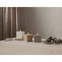 Star Trading LED-Kerze Pillar Flamme Dot, 10 x 12.5 cm, Weiss - Betriebsart: Batteriebetrieb - Fernbedienung: Nein - Aussenanwendung: Nein - Höhe: 12.5 cm - Timerfunktion: Ja - Set: Nein