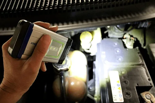 Nordride Handleuchte Flexi Light Deluxe 270 Lumen, IP20, mit Magnet - Leuchten Kategorie: Handleuchte - Anwendungsbereich: Inspektion - Werkstatt - Bau - Leuchtmittel mitgeliefert: Ja - Zusätzliche Ausstattung: Tragbar - Haken - Magnet - Ladeanzeige - Leu