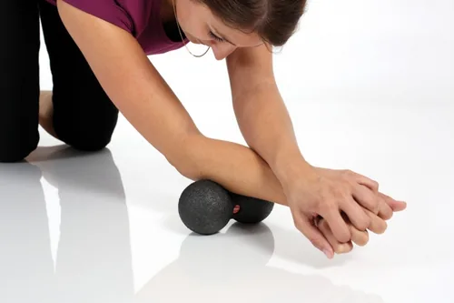 TOGU Faszientraining Blackroll DuoBall - Farbe: Schwarz - Sportart: Fitness - Härtegrad: Hart - Körperbereich: Faszien - Alle Körperbereiche