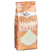 Bauck Mühle Bio  Mandelmehl 200 g - Produkttyp: Mehl - Nährwertangabe pro: 100 g - Energiegehalt (in kj): 1540 - Energiegehalt (in kcal): 368 - Fett: 11 - Gesättigte Fettsäuren: 0.9