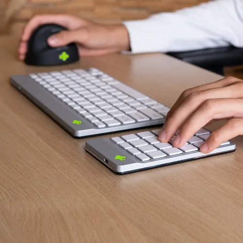 R-Go Tools RGOCONMWLWH clavier numérique Ordinateur portable Bluetooth Blanc