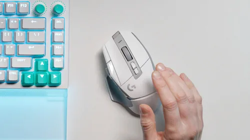 Logitech Gaming-Maus G502 X Lightspeed Weiss - Maus Features: Programmierbare DPI-Einstellung - Daumentaste - Programmierbare Tasten - Scrollrad - Integrierter Speicher - Bedienungsseite: Rechtshänder - Detailfarbe: Weiss - Gewicht: 102 g - Verbindungsart