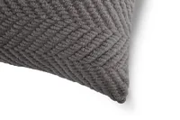 Tiseco Kissen Renee 45 x 45 cm, Grau - Breite: 45 cm - Detailfarbe: Grau - Nachhaltigkeit: Nicht angegeben - Bezug abnehmbar: Nein - Mit Bezug: Ja - Produkttyp: Kissen mit Füllung