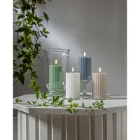 Star Trading LED-Kerze Pillar Flamme Stripe, Ø 7.5 x 15 cm, Grün - Betriebsart: Batteriebetrieb - Fernbedienung: Nein - Aussenanwendung: Nein - Höhe: 15 cm - Timerfunktion: Ja - Set: Nein
