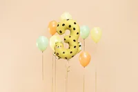 Partydeco Folienballon Nummer 3 als Motiv 68 x 98 cm, 1 Stück - Packungsgrösse: 1 Stück - Grösse: 68 x 98 cm - Motiv: Zahlen - Produkttyp: Folienballon - Material: Folie - Detailfarbe: Gelb - Schwarz