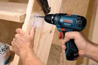 Bosch Professional Akku-Bohrschrauber GSR 12 V-15 + L-Boxx Clic&go Solo - Produktkategorie: Bohrschrauber - Werkzeugaufnahme: Schnellspannbohrfutter 10 mm - Ausstattung: Ohne Akku & Ladegerät - Set: Nein - Kapazität Wattstunden: 0 Wh - Akkusystem: Bosch P