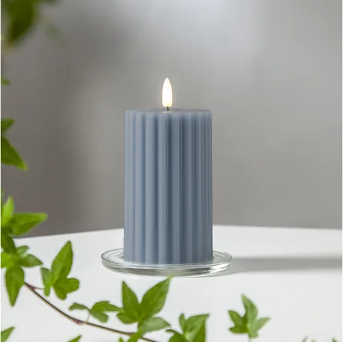 Star Trading LED-Kerze Pillar Flamme Stripe, Ø 7.5 x 15 cm, Blau - Betriebsart: Batteriebetrieb - Fernbedienung: Nein - Aussenanwendung: Nein - Höhe: 15 cm - Timerfunktion: Ja - Set: Nein