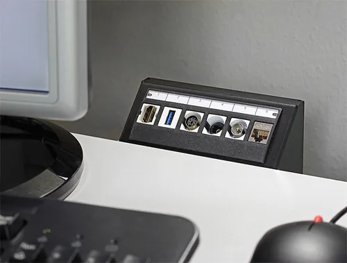 Delock Gehäuse Keystone 6-Port Tischmontage-Leerpanel - Detailfarbe: Schwarz - Montage: Desktop - Serie: Standard - E-Nr.: 0 - Schirmung: Ja - Schnittstellen: Keystone