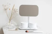 Brabantia Kosmetikspiegel ReNew mit Ablageschale, Weiss - Vergrösserung: 0 × - Detailfarbe: Weiss - Form: Eckig - Wandhalterung: Nein