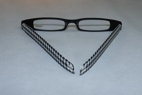 Figoline Lesebrille Pepita +1,5 - Grössensystem: EU - Brillenglasfarbe: Klar - Zielgruppe: Unisex - Sehstärke: +1 -5 - Brillenform: Rechteckig - Kopfbreite: Normal