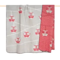 pad Decke Resort Gondola 150 x 200 cm, Rot - Nachhaltigkeit: OEKO-TEX® STANDARD 100 - Produkttyp: Decken - Detailfarbe: Grau - Rot - Weiss - Breite: 150 cm - Höhe: 200 cm - Detailmaterial: Polyester (PES)