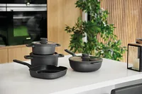 BergHOFF Bratpfanne Leo Stone+ 28 cm - Material: Aluminium - Pfannentyp: Bratpfanne - Kompatible Kochfelder: Backofen - Glaskeramik - Gas - Halogen - Induktion - Elektro - Antihaftbeschichtung: Ja - Detailfarbe: Schwarz - Set: Nein