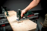 Metabo Akku-Stichsäge ST 18 LT 130 Solo - Ausstattung: Ohne Akku & Ladegerät - Für Material: Metall - Holz - Set: Nein - Produktkategorie: Stichsäge - Werkzeugaufnahme: Universal-Sägeblattaufnahme - Akkusystem: CAS Cordless Alliance System