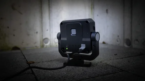 STEFFEN LED Strahler Worklight 40 W - Betriebsart: Netzbetrieb - Dimmbar: dimmbar - Anwendungsbereich: Outdoor - Indoor - Lichtfarbe: Kaltweiss/Tageslichtweiss (KW) - Zusätzliche Ausstattung: Keine - Farbtemperatur Kelvin: 6500 K