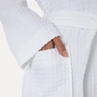 Möve Bademantel Piquée M, Snow - Grösse: M - Nachhaltigkeit: Nicht angegeben - Zielgruppe: Unisex - Grössensystem: DE - Grössentyp: Normalgrösse - Detailfarbe: Weiss