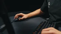 Logitech G PRO X SUPERLIGHT 2 DEX - Maus - ergonomisch