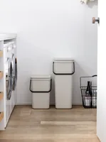 Brabantia Recyclingbehälter Sort & Go 25 l, Beige - Anzahl Behälter: 1 - Fassungsvermögen: 25 l