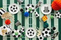 Partydeco Tischdecke Fussballfeld, Mint, 180 x 120 cm - Material: Polyethylen (PE) - Produktart: Tischdecke - Motiv: Fussball - Detailfarbe: Mehrfarbig - Breite: 120 cm - Länge: 180 cm