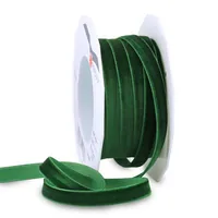 Pattberg Geschenkband Samt 10 mm x 15 m, Dunkelgrün - Breite: 10 mm - Länge: 15 m - Verpackungseinheit: 1 Stück - Detailfarbe: Dunkelgrün - Band-Art: Geschenkband