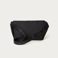 Moment Everything Sling 1L waist bag Ripstop Black