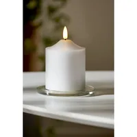 Star Trading LED-Kerze Pillar Flamme Ø 7.5 x 12 cm, Weiss - Betriebsart: Batteriebetrieb - Fernbedienung: Nein - Aussenanwendung: Nein - Höhe: 12 cm - Timerfunktion: Ja - Set: Nein