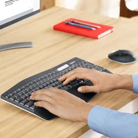 Logitech 920-008221 Tastatur Maus enthalten Universal RF Wireless + Bluetooth QWERTZ Deutsch Schwarz
