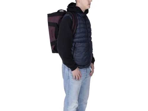 KOOR Duffle Bag Sooma 30 l, Maroon - Breite: 30.5 cm - Höhe: 40 cm - Tiefe: 50 cm - Volumen: 30 l - Farbe: Dunkelrot - Material: Recycled PET