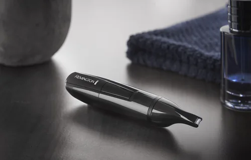 Remington Nasen- & Ohrhaarschneider NE3150 - Rasierart: Trocken - Körperbereich: Augenbrauen - Ohr - Nase - Detailfarbe: Schwarz - Minimale Schnittlänge: 0 mm - Maximale Schnittlänge: 0 mm - Trimmer Funktionen: Präzisionstrimmer