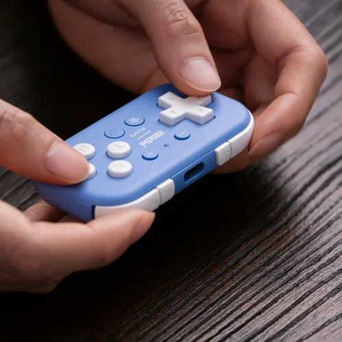 8bitdo Gamepad Micro Wireless Controller NSW2/NSW/Android Blau - Plattform: Android - Nintendo Switch - Nintendo Switch 2 - Nintendo Switch OLED-Modell - Verbindungsmöglichkeiten: Bluetooth - USB Typ-C - Controller Typ: Gamepad - Detailfarbe: Blau